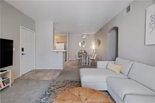 Photo #6: 2543885 Listing