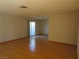 Photo #5: 2543887 Listing 