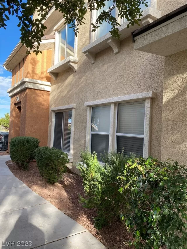 MLS: 2543921 Condo For Sale