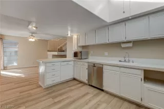 Photo #3: 2543923 Listing