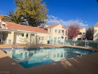 Photo #5: 2543932 Listing 