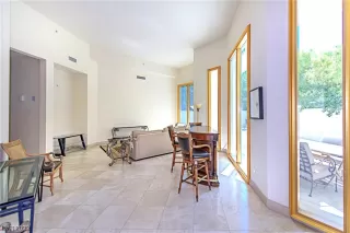 Photo #1: 2543952 Listing