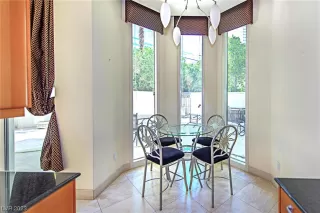 Photo #2: 2543952 Listing