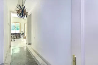 Photo #3: 2543952 Listing