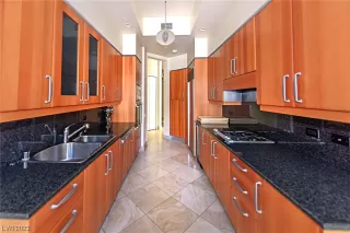 Photo #5: 2543952 Listing