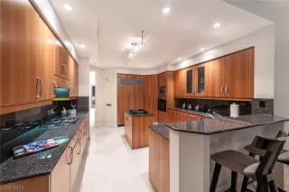 Photo #6: 2543952 Listing