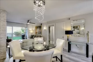 Photo #4: 2543959 Listing