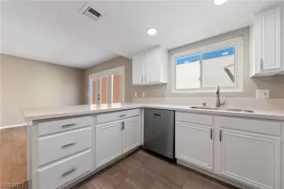 Photo #5: 2543968 Listing 