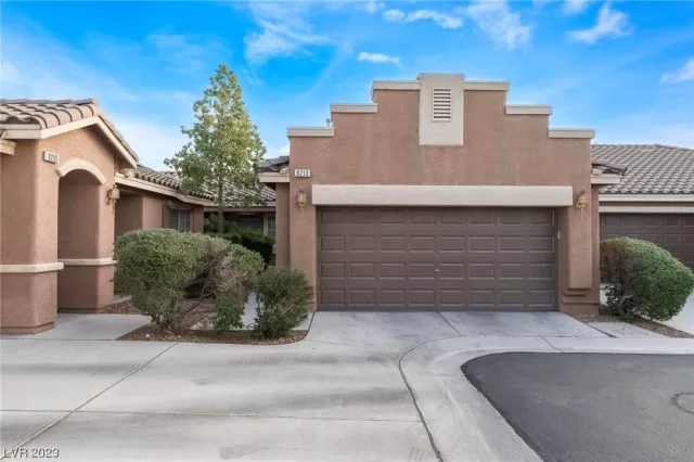 MLS: 2544031 Condo For Sale