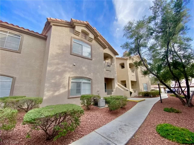 MLS: 2544040 Condo For Sale