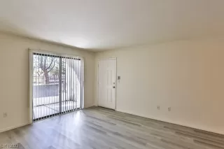 Photo #4: 2544054 Listing 