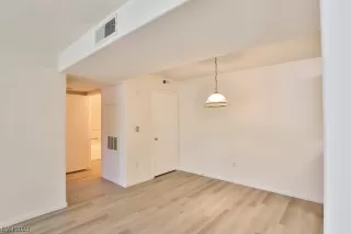 Photo #5: 2544054 Listing 