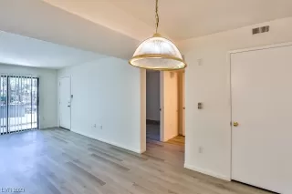 Photo #6: 2544054 Listing 