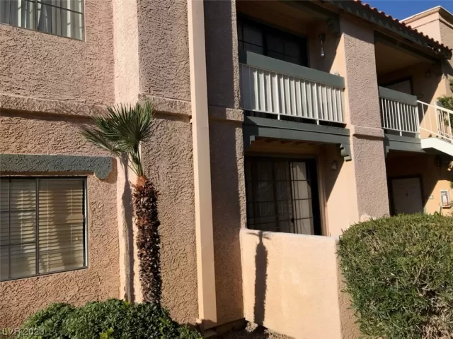 MLS: 2544075 Condo For Sale