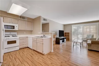 Photo #1: 2544089 Listing