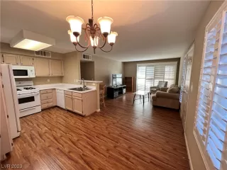 Photo #2: 2544089 Listing