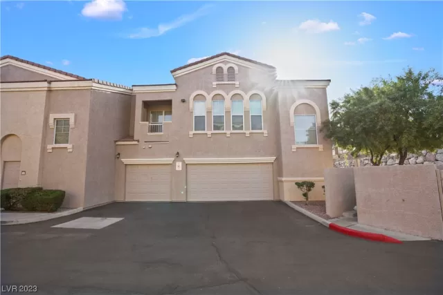 MLS: 2544110 Condo For Sale