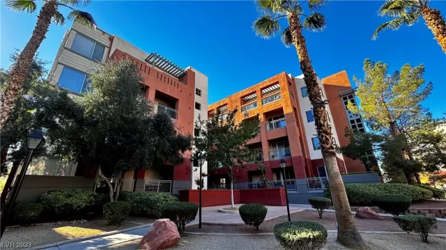 MLS: 2544120 Condo For Sale