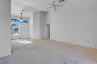 Photo #5: 2544158 Listing