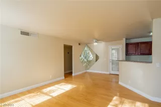 Photo #5: 2544175 Listing