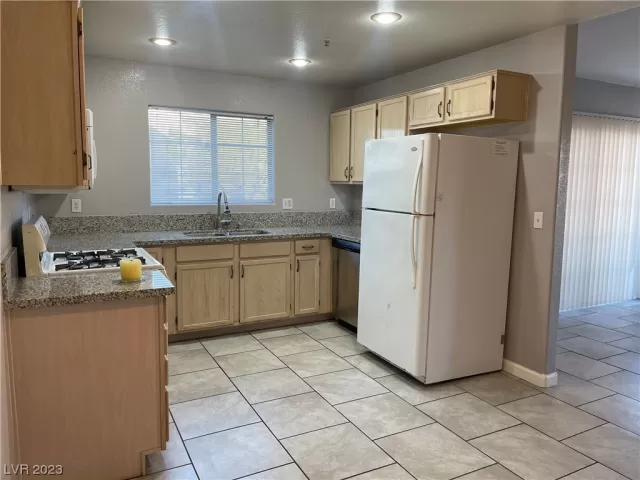 MLS: 2544177 Condo For Sale