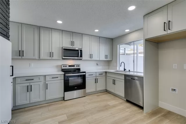 MLS: 2544181 Condo For Sale