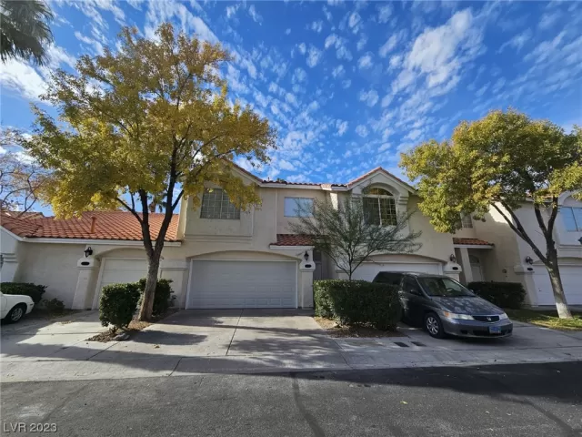 MLS: 2544226 Condo For Sale