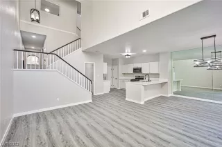 Photo #6: 2544226 Listing