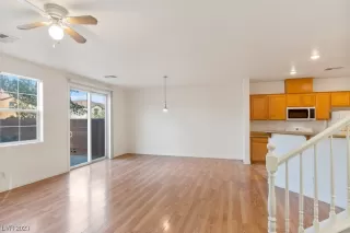 Photo #3: 2544231 Listing