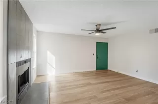 Photo #4: 2544232 Listing