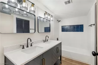 Photo #6: 2544232 Listing