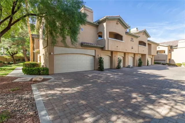 MLS: 2544259 Condo For Sale