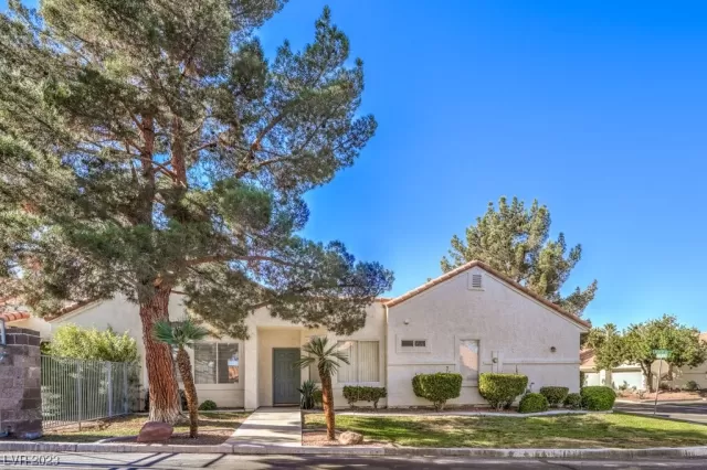 MLS: 2544275 Condo For Sale