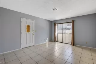 Photo #5: 2544285 Listing