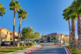 Photo #2: 2544308 Listing