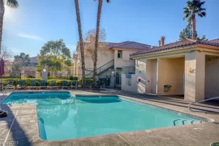 Photo #4: 2544308 Listing