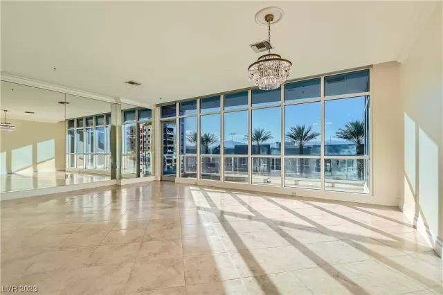 MLS: 2544312 Condo For Sale