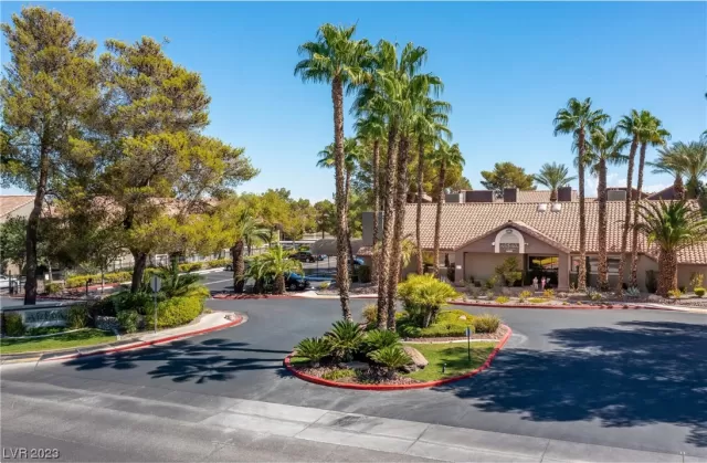 MLS: 2544314 Condo For Sale