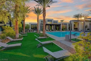 Photo #1: 2544386 Listing