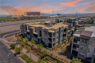 Photo #2: 2544386 Listing