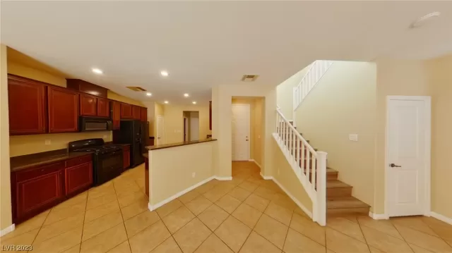 MLS: 2544409 Condo For Sale