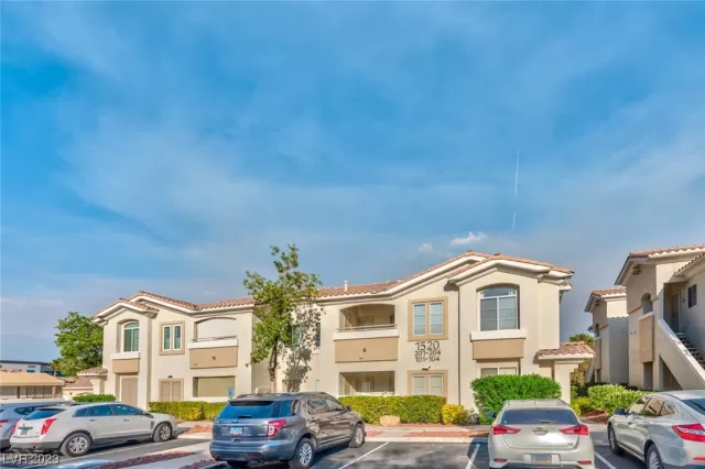 MLS: 2544438 Condo For Sale