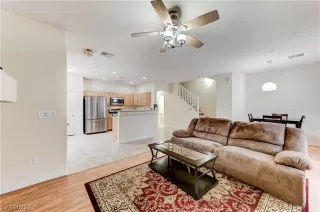 Photo #2: 2544517 Listing