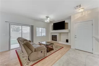 Photo #4: 2544517 Listing