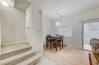 Photo #6: 2544517 Listing