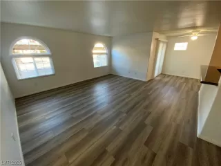 Photo #4: 2544522 Listing