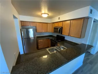 Photo #6: 2544522 Listing