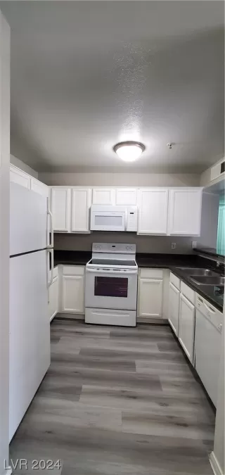 Photo #2: 2544526 Listing 