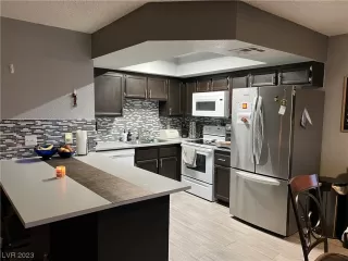 Photo #2: 2544564 Listing