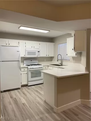 Photo #5: 2544607 Listing 